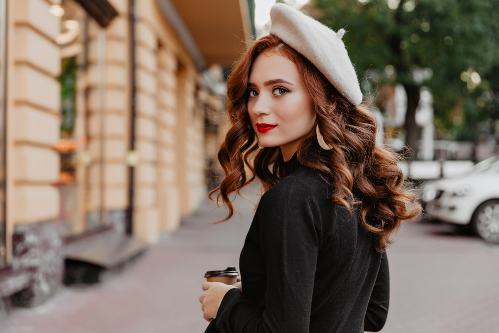 mujer francesa a la moda